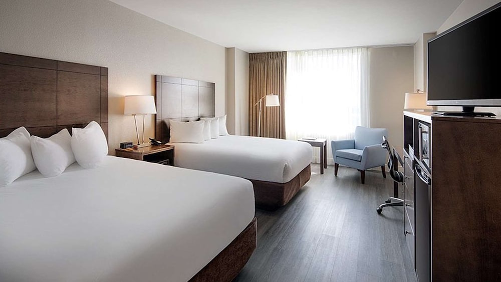 Florida Hotel & Conference Center in the Florida Mall — Hotel rooms in Orlando, Florida