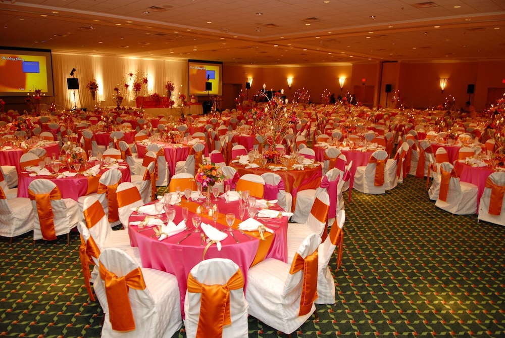 Florida Hotel & Conference Center in the Florida Mall — Restaurant & bars in Orlando, Florida