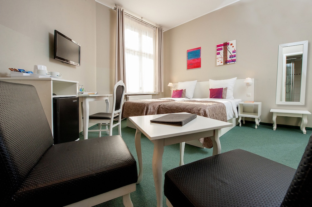 Leone Aparthotel — Hotel rooms in Krakow, Lesser Poland