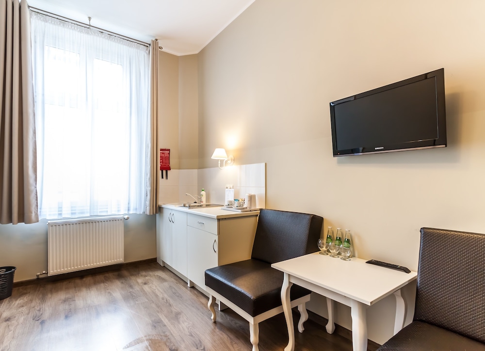 Leone Aparthotel — Hotel rooms in Krakow, Lesser Poland