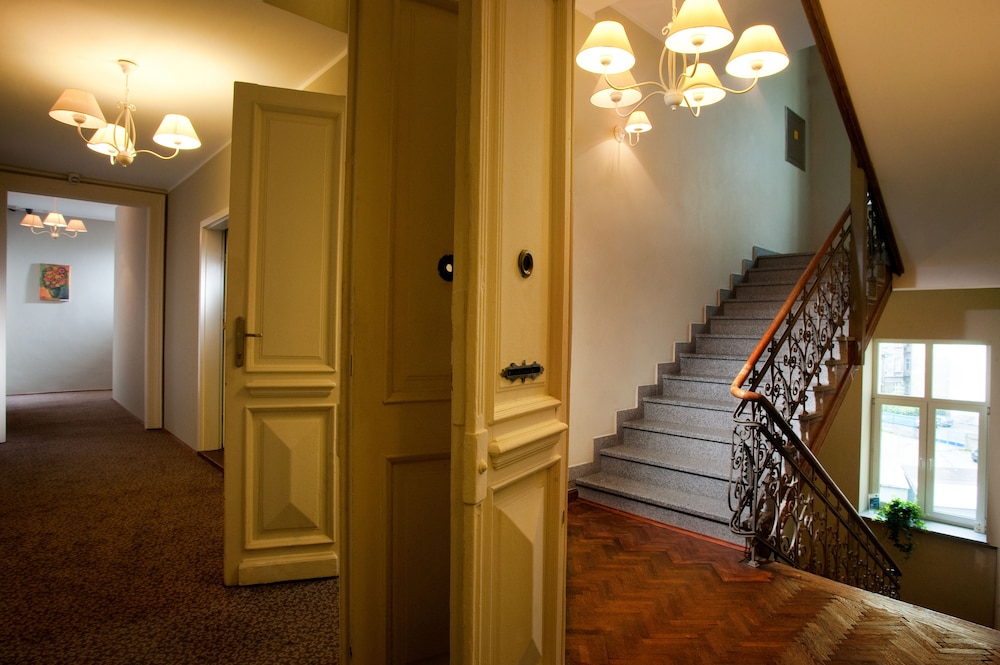 Leone Aparthotel — Hotel building in Krakow, Lesser Poland