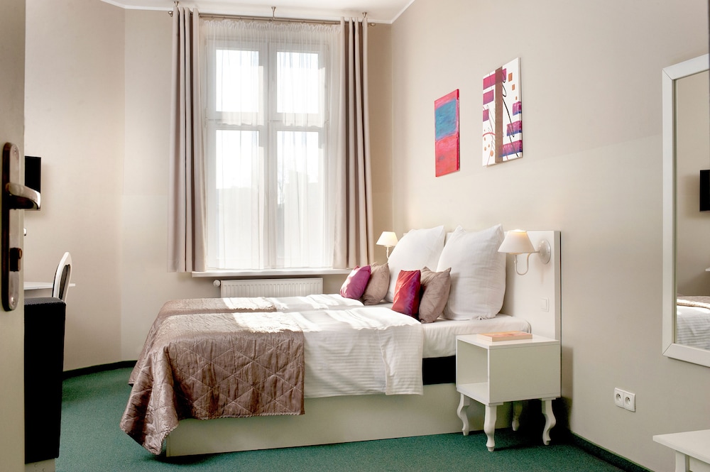 Leone Aparthotel — Hotel rooms in Krakow, Lesser Poland