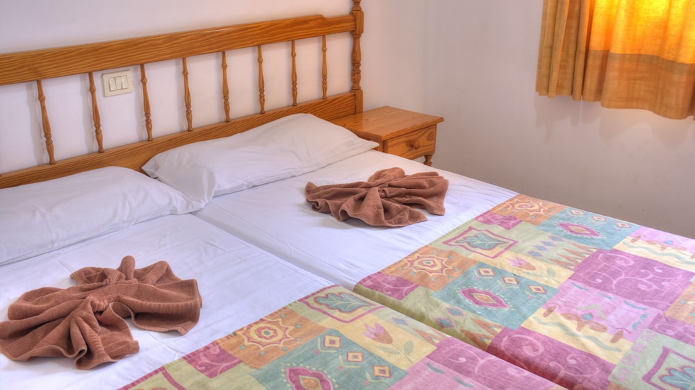 Apartamentos Tisalaya — Hotel rooms in Puerto del Carmen, Canary Islands