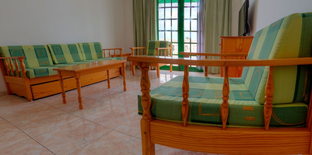 Apartamentos Tisalaya — Hotel rooms in Puerto del Carmen, Canary Islands