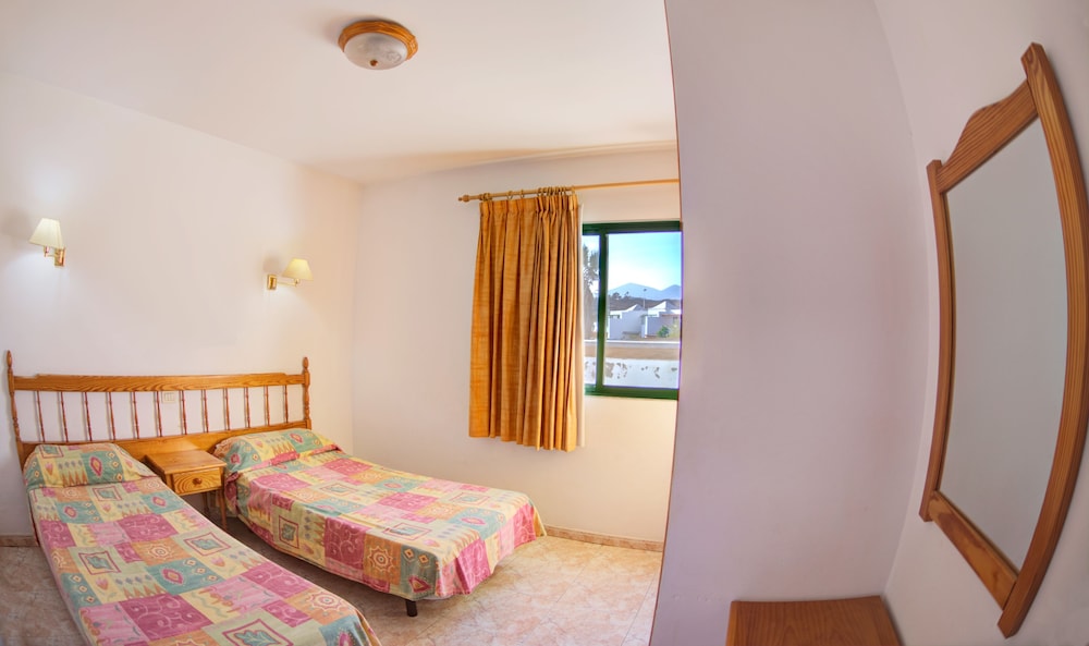 Apartamentos Tisalaya — Hotel rooms in Puerto del Carmen, Canary Islands