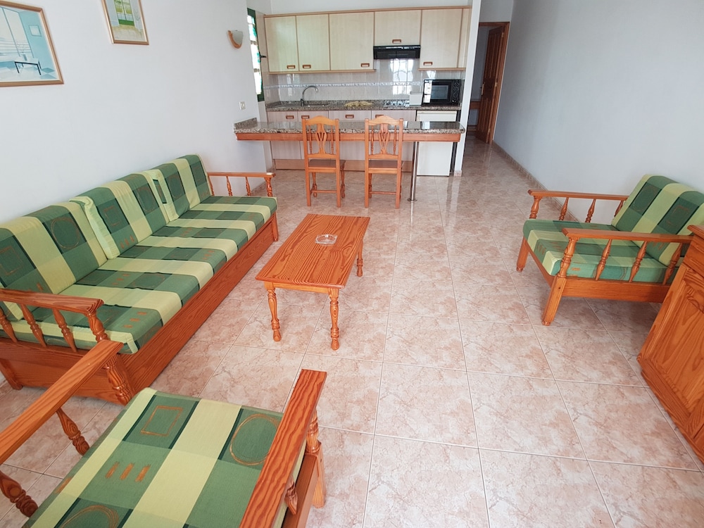 Apartamentos Tisalaya — Hotel rooms in Puerto del Carmen, Canary Islands