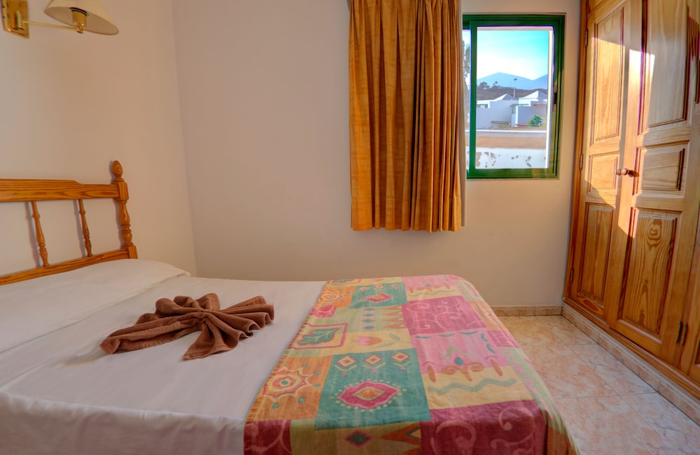 Apartamentos Tisalaya — Hotel rooms in Puerto del Carmen, Canary Islands