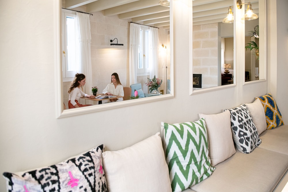 Hotel Boutique Can Sastre — Hotel rooms in Ciutadella de Menorca, Balearic Islands