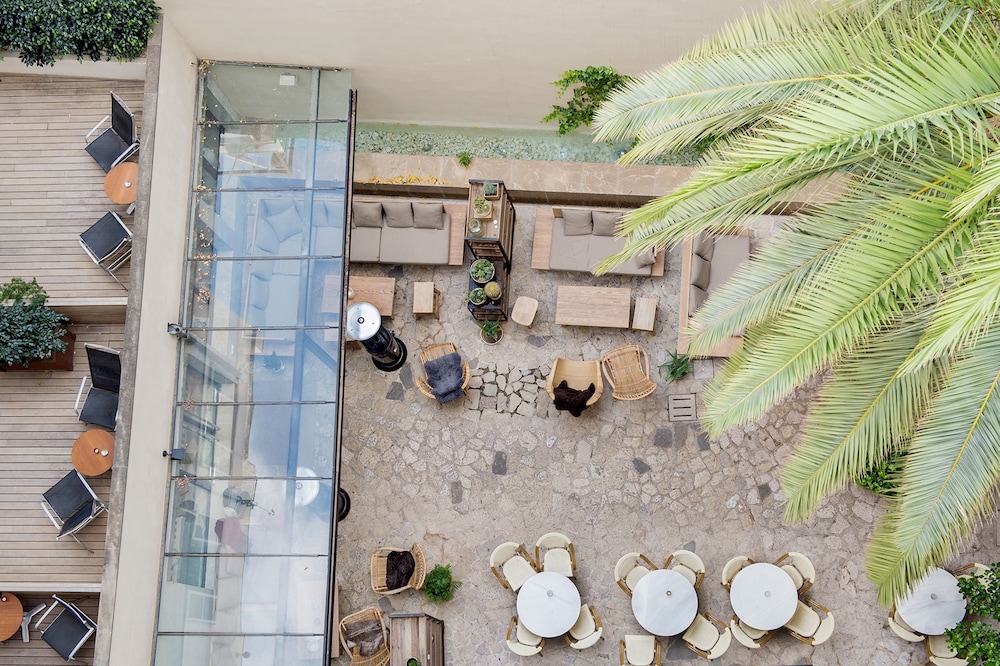Petit Palace Hotel Tres — Hotel building in Palma de Mallorca, Balearic Islands
