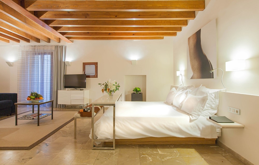 Petit Palace Hotel Tres — Hotel rooms in Palma de Mallorca, Balearic Islands