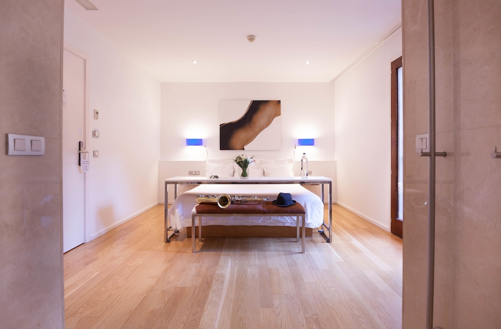 Petit Palace Hotel Tres — Hotel rooms in Palma de Mallorca, Balearic Islands