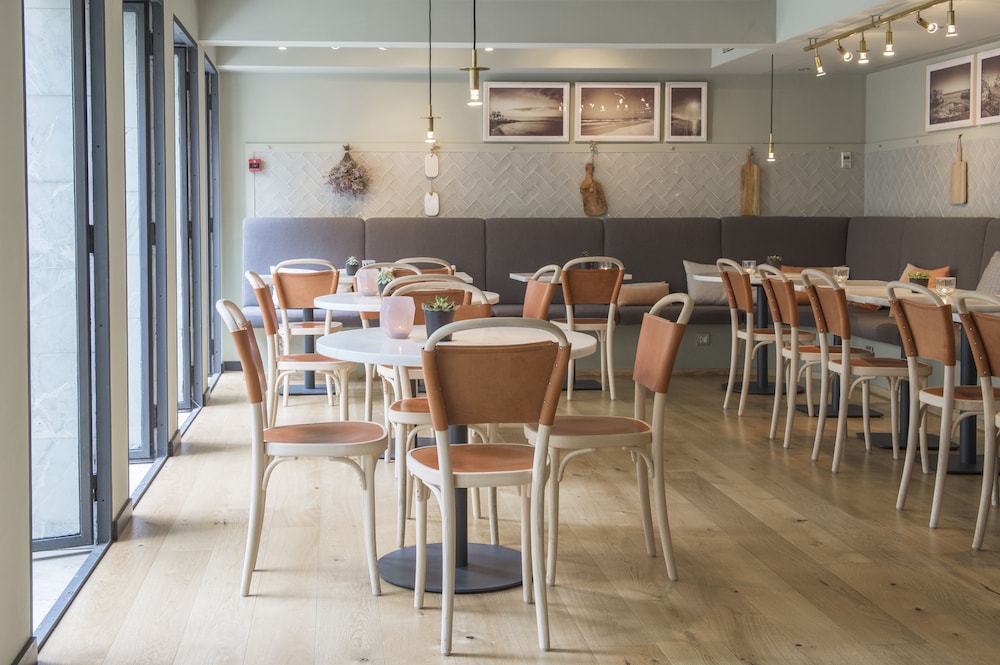 Petit Palace Hotel Tres — Restaurant & bars in Palma de Mallorca, Balearic Islands