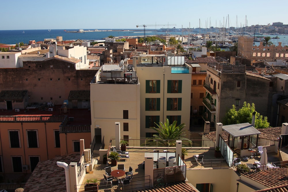 Petit Palace Hotel Tres — Hotel rooms in Palma de Mallorca, Balearic Islands