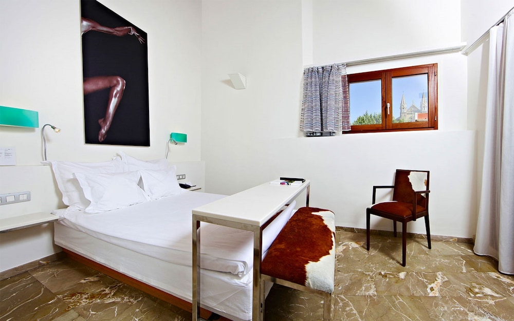 Petit Palace Hotel Tres — Hotel rooms in Palma de Mallorca, Balearic Islands