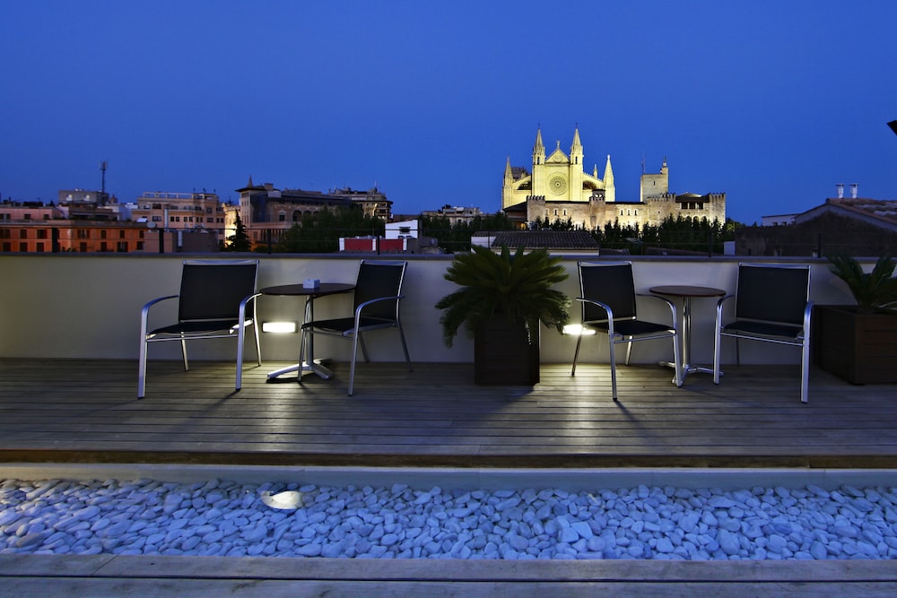 Petit Palace Hotel Tres — Hotel rooms in Palma de Mallorca, Balearic Islands