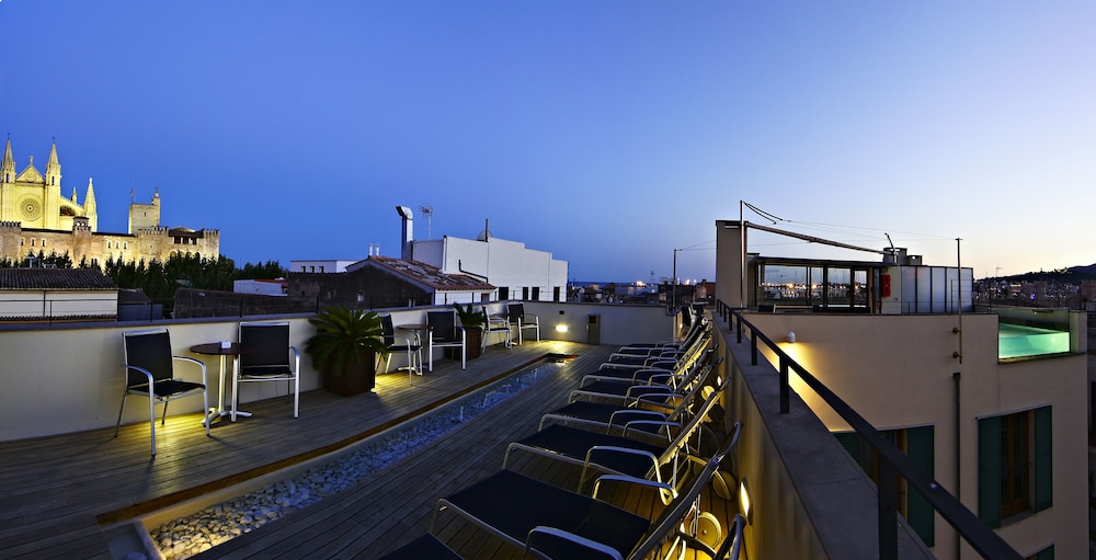 Petit Palace Hotel Tres — Hotel rooms in Palma de Mallorca, Balearic Islands