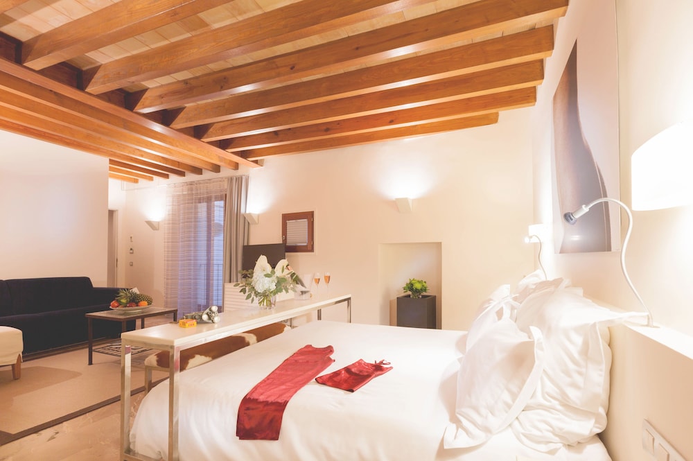 Petit Palace Hotel Tres — Hotel rooms in Palma de Mallorca, Balearic Islands