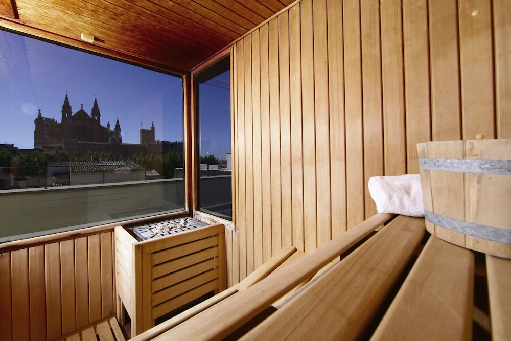 Petit Palace Hotel Tres — Hotel rooms in Palma de Mallorca, Balearic Islands