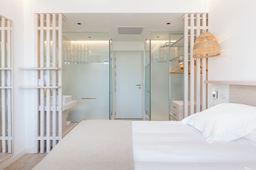 Valentin Somni Hotels & Suites – Adults Only +16 — Hotel rooms in Peguera, Balearic Islands