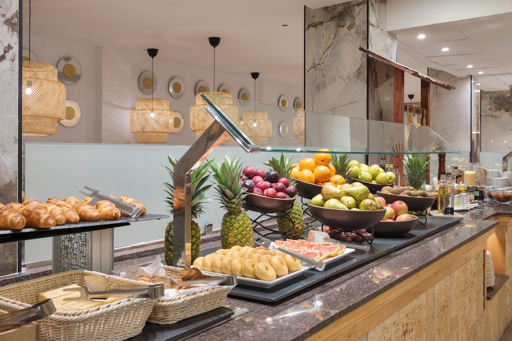 Valentin Somni Hotels & Suites – Adults Only +16 — Restaurant & bars in Peguera, Balearic Islands
