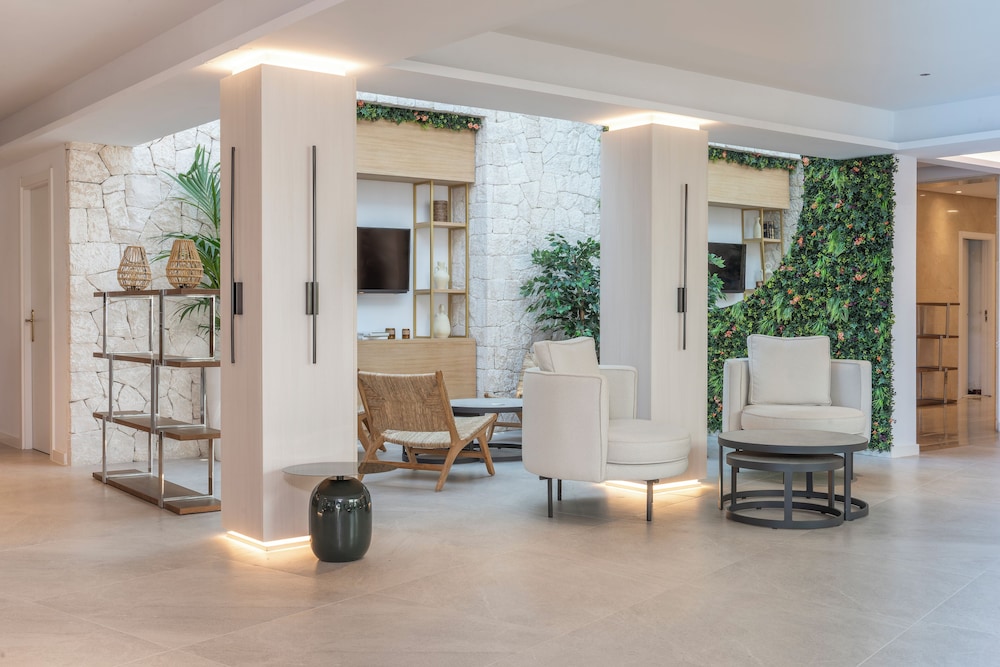 Valentin Somni Hotels & Suites – Adults Only +16 — Hotel building in Peguera, Balearic Islands