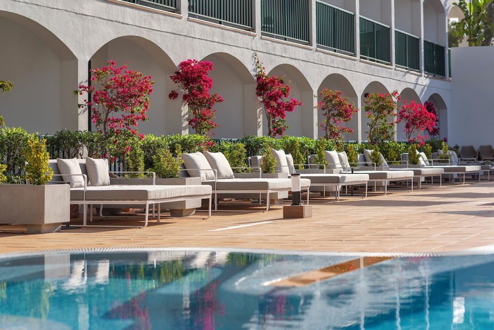 Valentin Somni Hotels & Suites – Adults Only +16 — Hotel building in Peguera, Balearic Islands