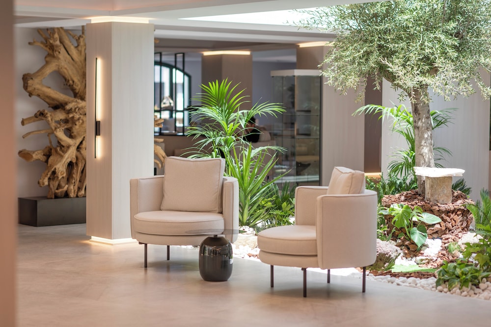 Valentin Somni Hotels & Suites – Adults Only +16 — Hotel building in Peguera, Balearic Islands
