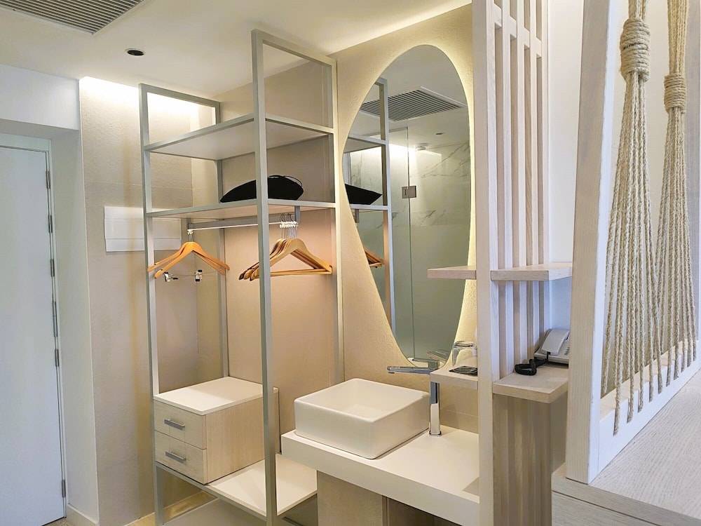 Valentin Somni Hotels & Suites – Adults Only +16 — Hotel rooms in Peguera, Balearic Islands