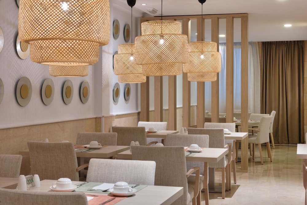 Valentin Somni Hotels & Suites – Adults Only +16 — Restaurant & bars in Peguera, Balearic Islands