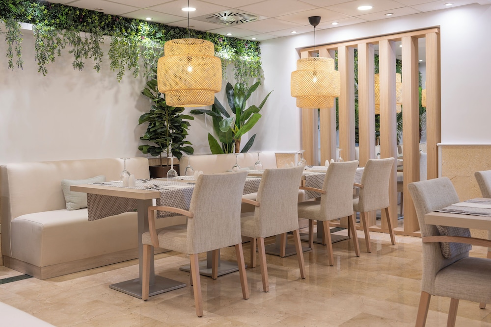 Valentin Somni Hotels & Suites – Adults Only +16 — Restaurant & bars in Peguera, Balearic Islands