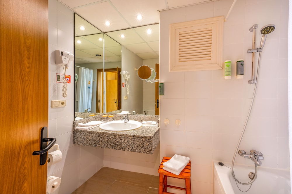 Valentin Reina Paguera - Adults Only — Rooms in Peguera, Balearic Islands
