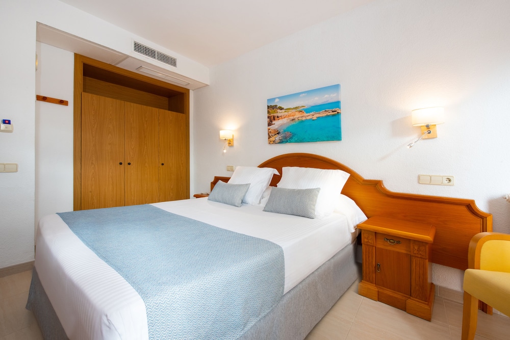 Valentin Reina Paguera - Adults Only — Rooms in Peguera, Balearic Islands