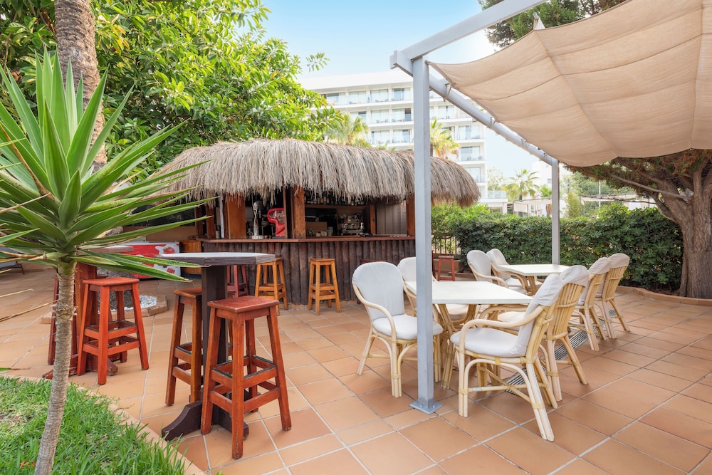 Valentin Reina Paguera - Adults Only — Restaurant in Peguera, Balearic Islands