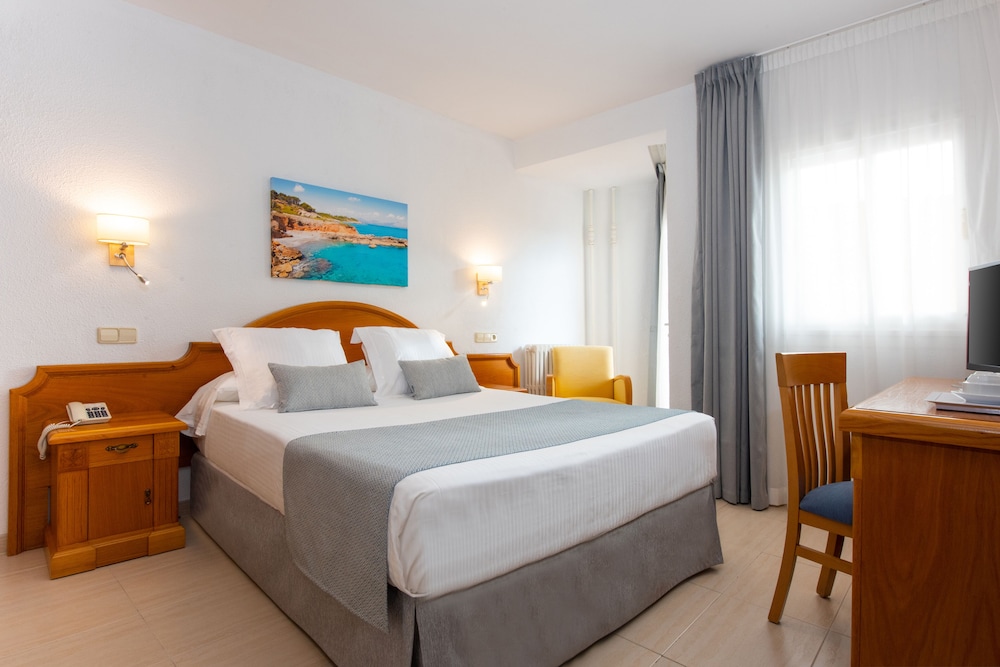 Valentin Reina Paguera - Adults Only — Rooms in Peguera, Balearic Islands