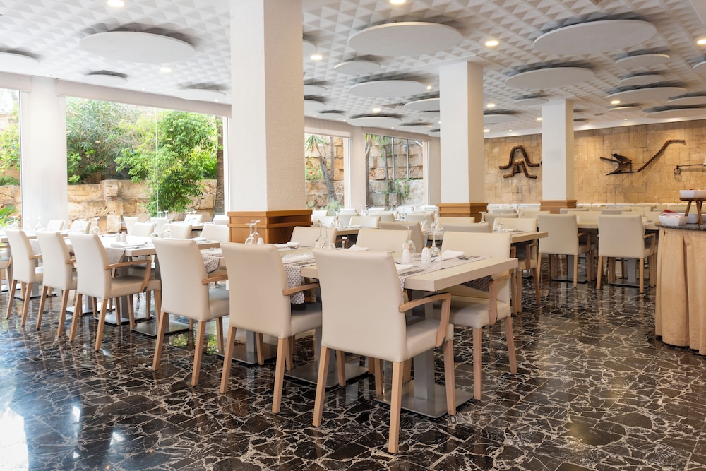 Valentin Reina Paguera - Adults Only — Restaurant in Peguera, Balearic Islands