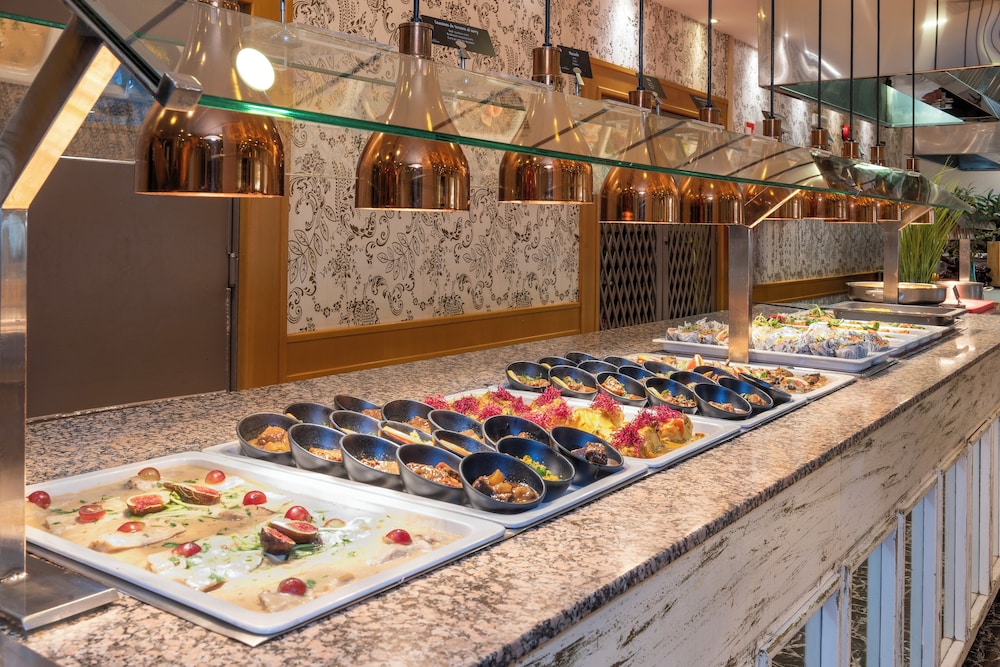 Valentin Reina Paguera - Adults Only — Restaurant in Peguera, Balearic Islands