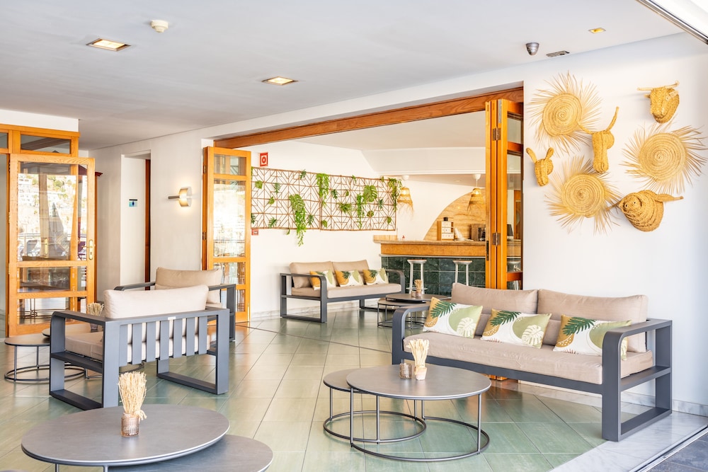 Cala Nova Apartamentos — Restaurant & bars in Puerto Rico, Canary Islands