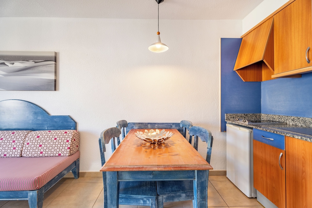 Cala Nova Apartamentos — Hotel rooms in Puerto Rico, Canary Islands