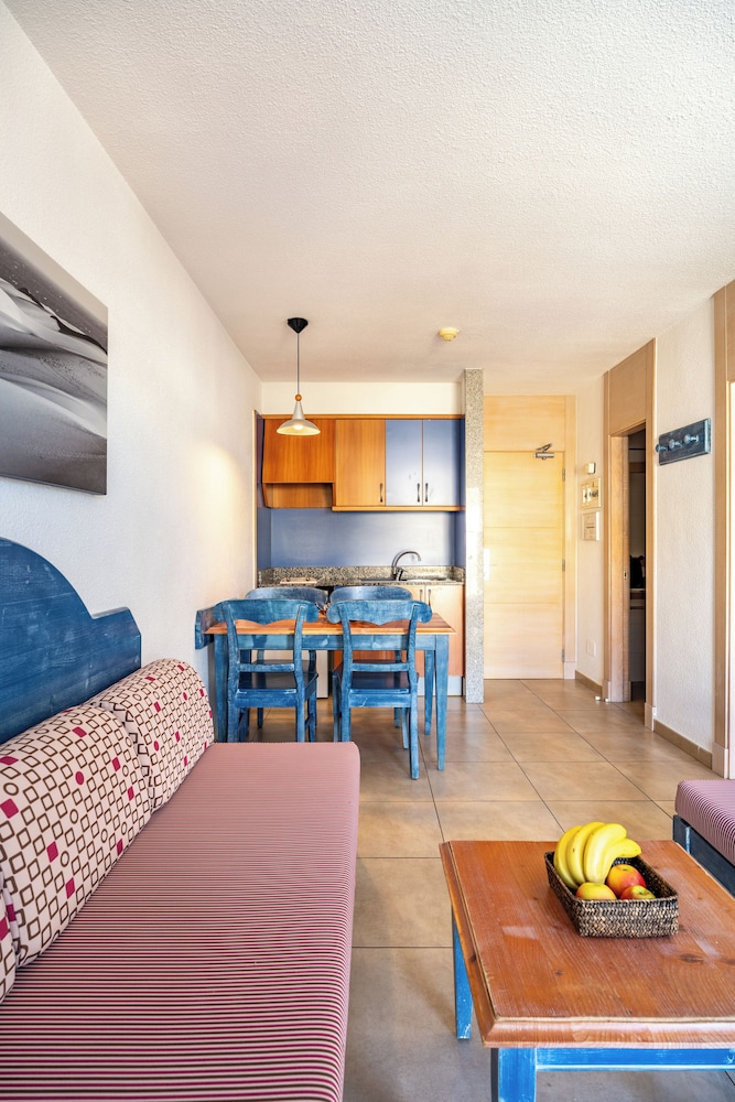 Cala Nova Apartamentos — Hotel rooms in Puerto Rico, Canary Islands