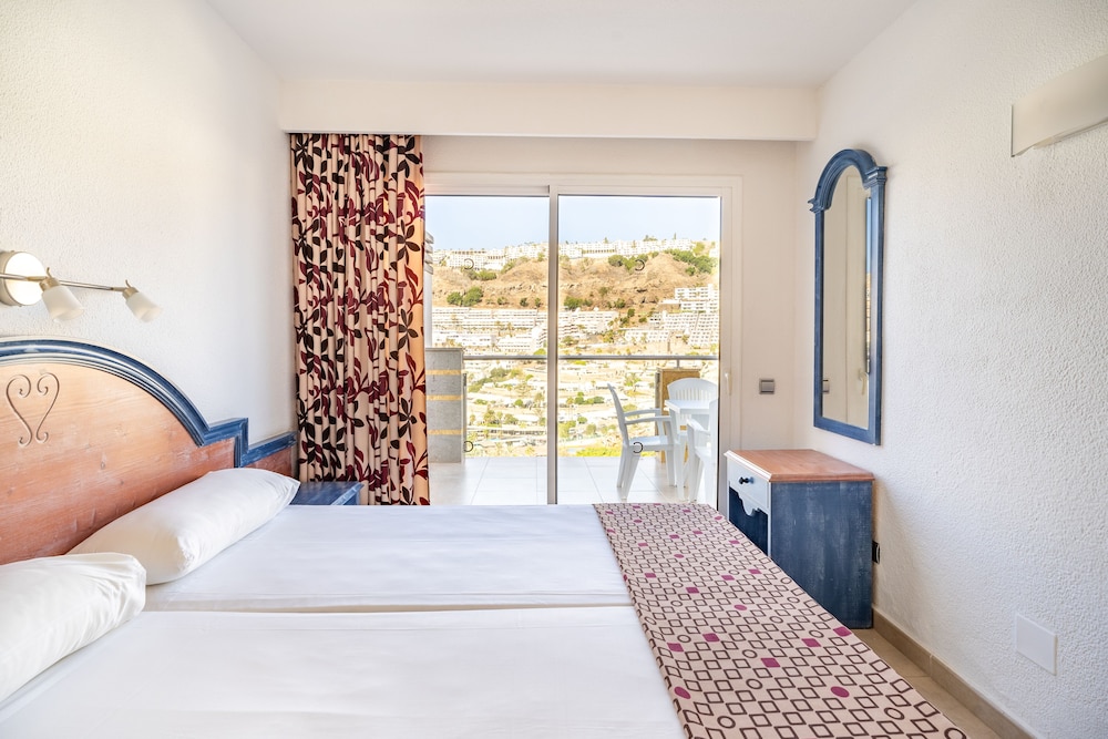 Cala Nova Apartamentos — Hotel rooms in Puerto Rico, Canary Islands