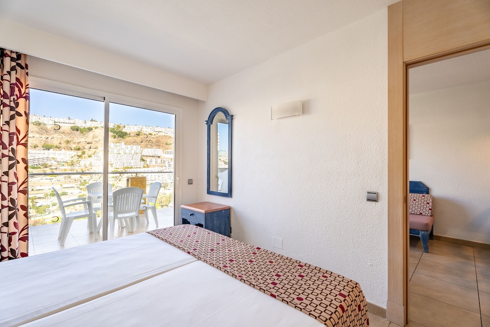 Cala Nova Apartamentos — Hotel rooms in Puerto Rico, Canary Islands