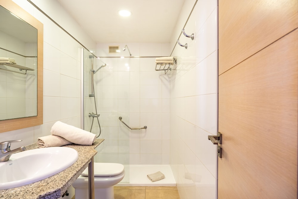 Cala Nova Apartamentos — Hotel rooms in Puerto Rico, Canary Islands