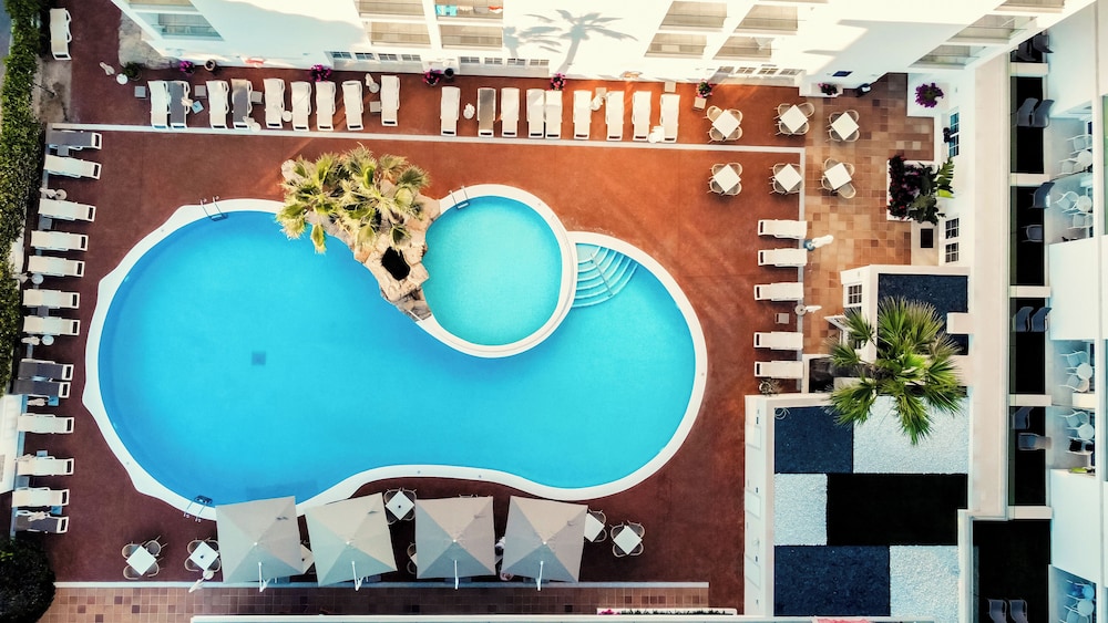 Hotel Capricho — Swimming pool in Cala Ratjada, Balearic Islands