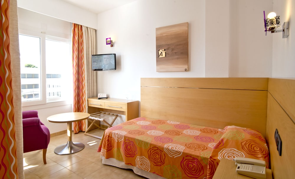 Hotel Capricho — Hotel rooms in Cala Ratjada, Balearic Islands
