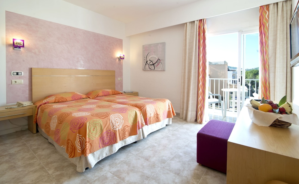 Hotel Capricho — Hotel rooms in Cala Ratjada, Balearic Islands