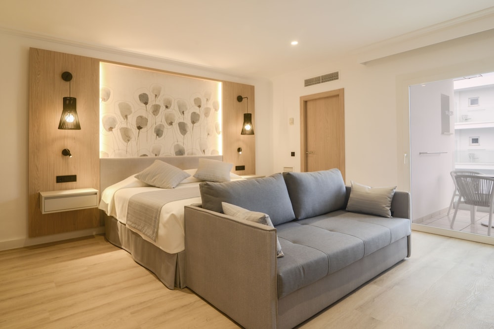 Hotel Capricho — Hotel rooms in Cala Ratjada, Balearic Islands