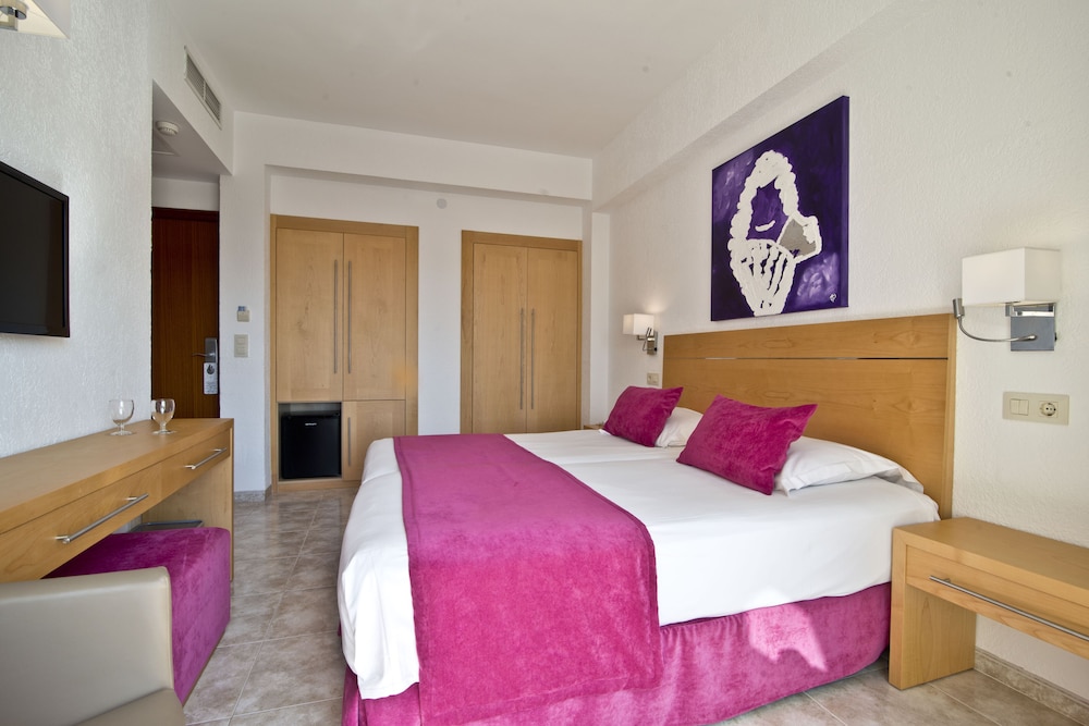 Hotel Capricho — Hotel rooms in Cala Ratjada, Balearic Islands