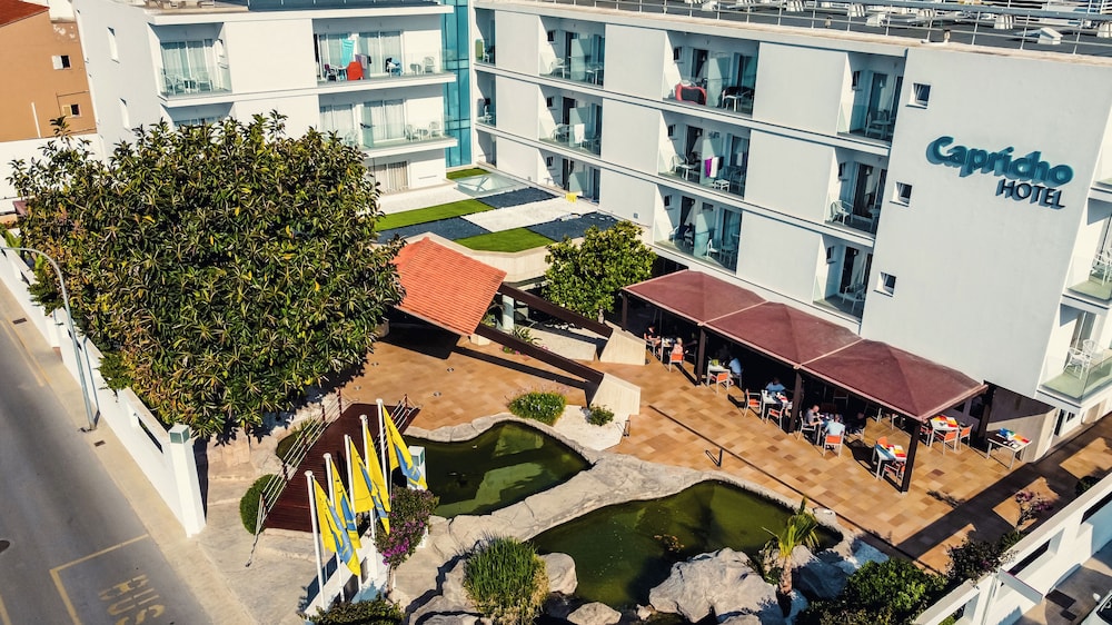 Hotel Capricho — Hotel building in Cala Ratjada, Balearic Islands