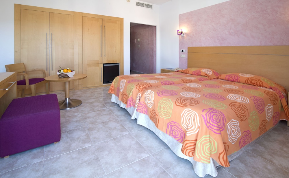 Hotel Capricho — Hotel rooms in Cala Ratjada, Balearic Islands