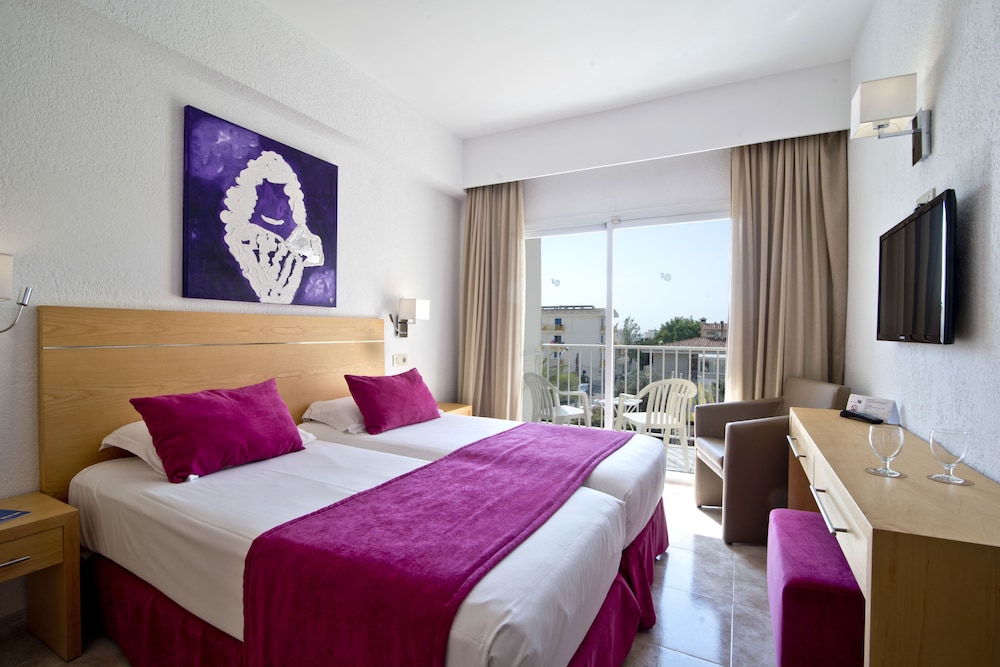 Hotel Capricho — Hotel rooms in Cala Ratjada, Balearic Islands